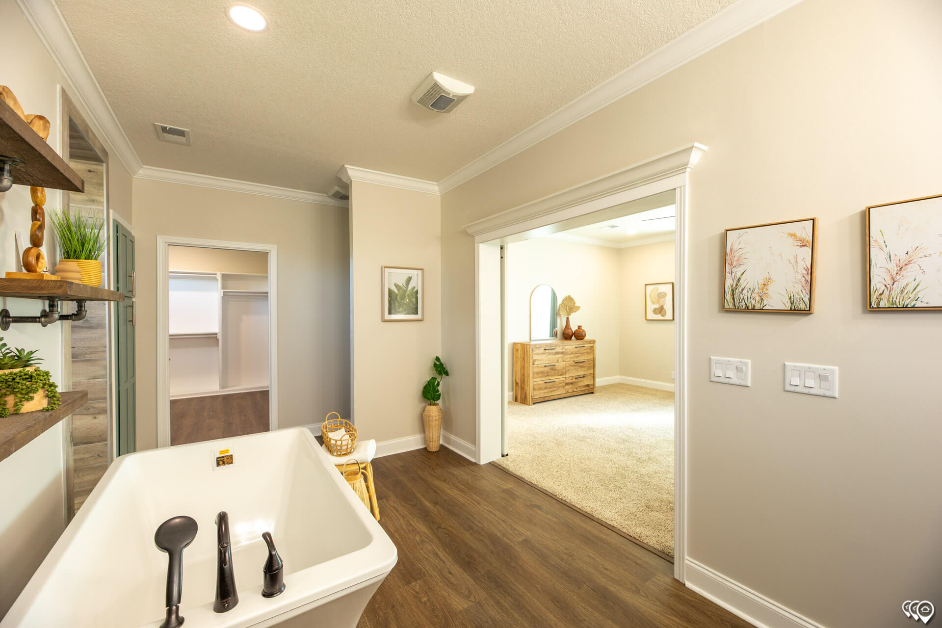 Classic Series DW / Cedar Lake 1023-84-4-32 by Regional Homes of